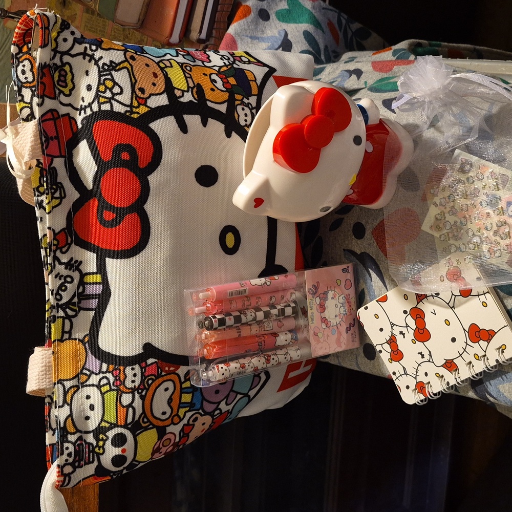 NWT 🩷 SANRIO GIFT BUNDLE 🩷 in 🎀HELLO KITTY Cotton Tote 🎀 9+ items ⚘️ $68 R!